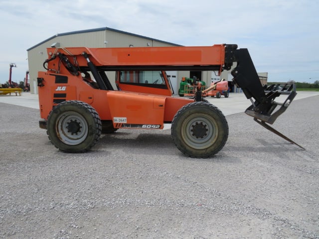 Used 2017 SKYTRAK 6042 Telehandler Forklift