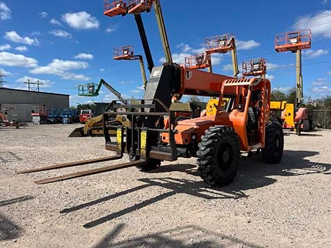 Used 2017 SKYTRAK 8042 Telehandler Forklift