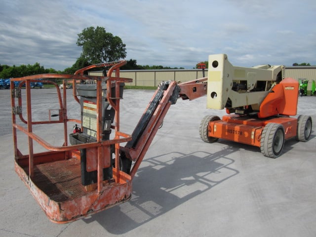 Used 2013 JLG E450AJ Articulating Boom Lift
