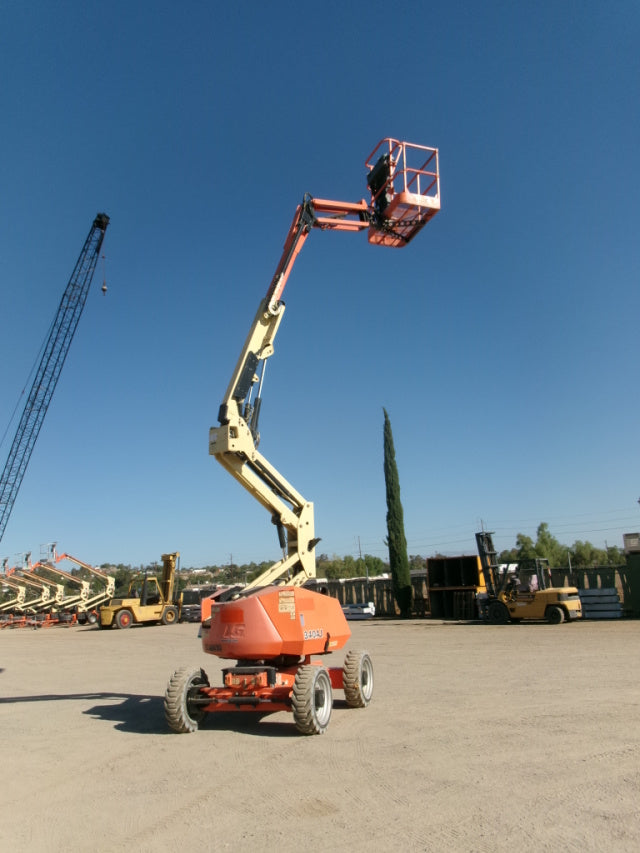 Used 2018 JLG 340AJ Articulating Boom Lift
