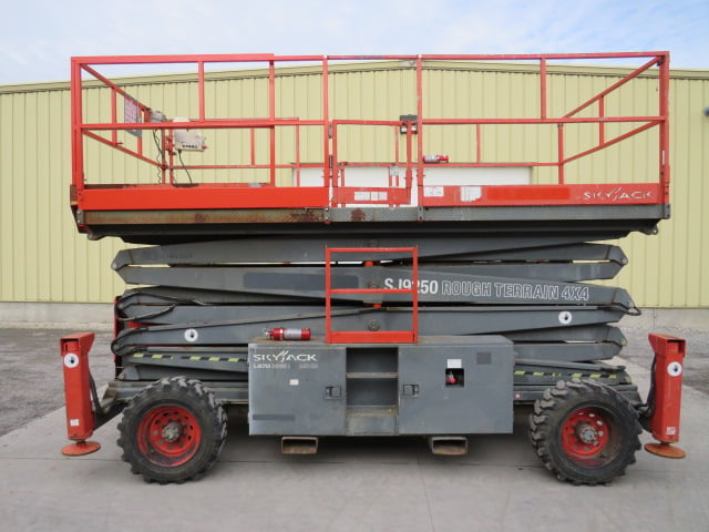 Used 2013 SKYJACK SJ9250 RT Scissor Lift