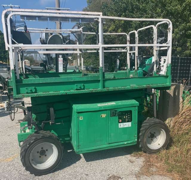 Used 2014 JLG 260MRT Scissor Lift