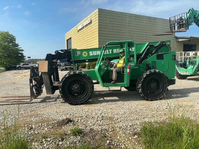 Used 2015 SKYTRAK 10054 Telehandler Forklift