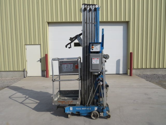 Used 2009 GENIE AWP-40S Aerial Work Platform