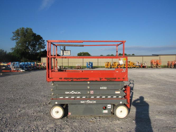 Used 2019 SKYJACK SJ3226 E Scissor Lift