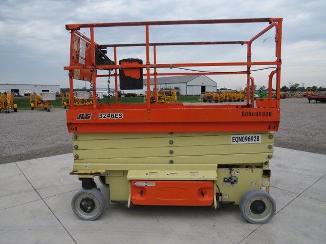 Used 2018 JLG 3246ES Scissor Lift