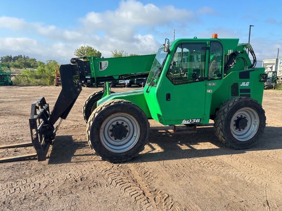 Used 2016 SKYTRAK 6036 Telehandler Forklift