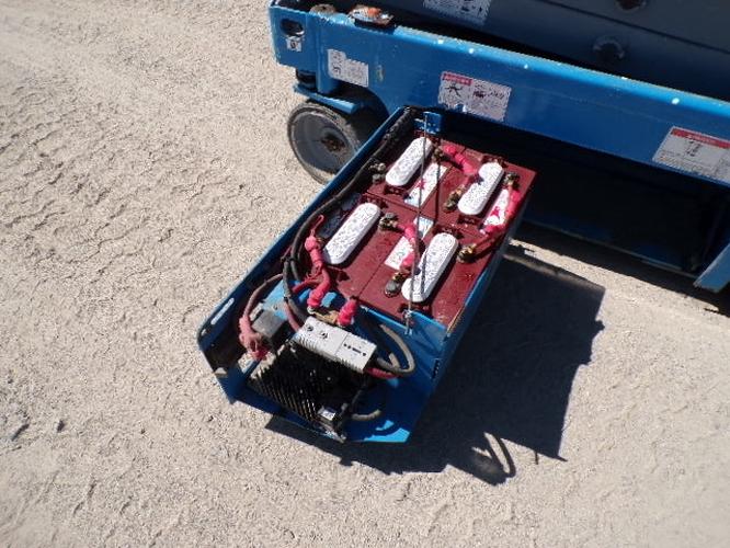 New 2019 GENIE GS-1930 Scissor Lift, photo 7