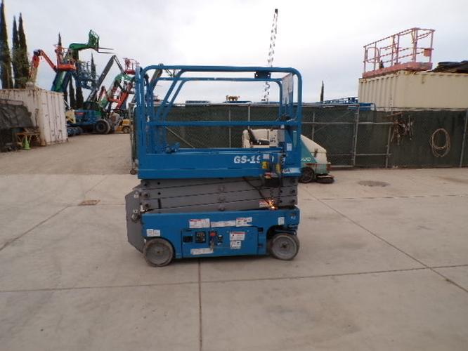 New 2019 GENIE GS-1930 Scissor Lift, photo 1