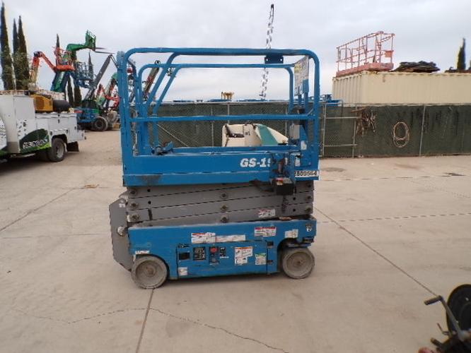 New 2019 GENIE GS-1930 Scissor Lift, photo 1