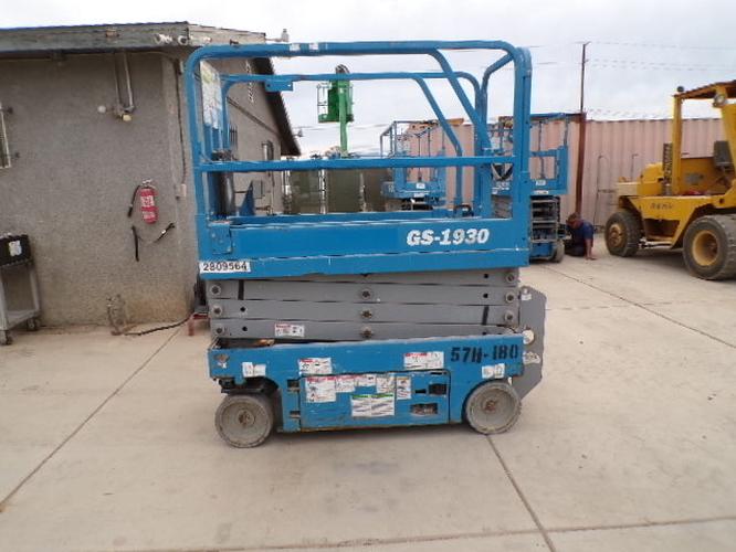 New 2019 GENIE GS-1930 Scissor Lift, photo 4