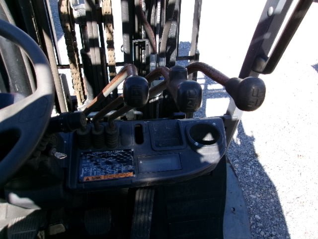 Used 2014 TOYOTA 8FGC35U-BCS Straight Mast Forklift