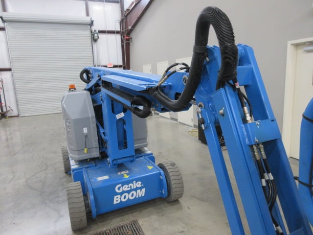 New 2025 GENIE Z-34/22N Articulating Boom Lift
