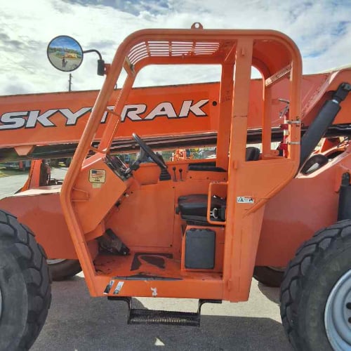 Used 2017 SKYTRAK 6042 Telehandler Forklift