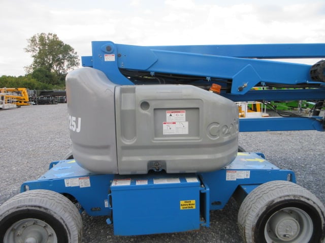 Used 2016 GENIE Z-45/25J DC Articulating Boom Lift