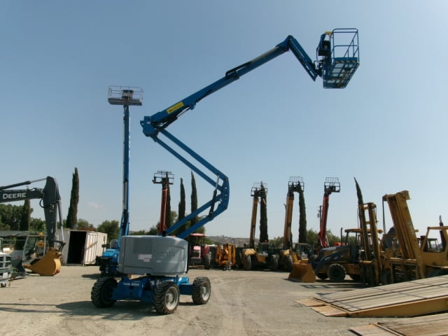 Used 2017 GENIE Z-45/25J RT Articulating Boom Lift