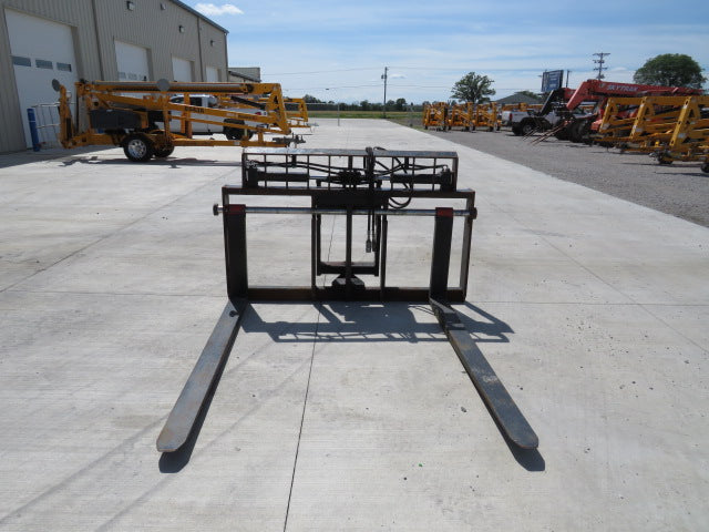 SKYJACK 90-DEGREE SWING CARRIAGE Used Telehandler Attachment