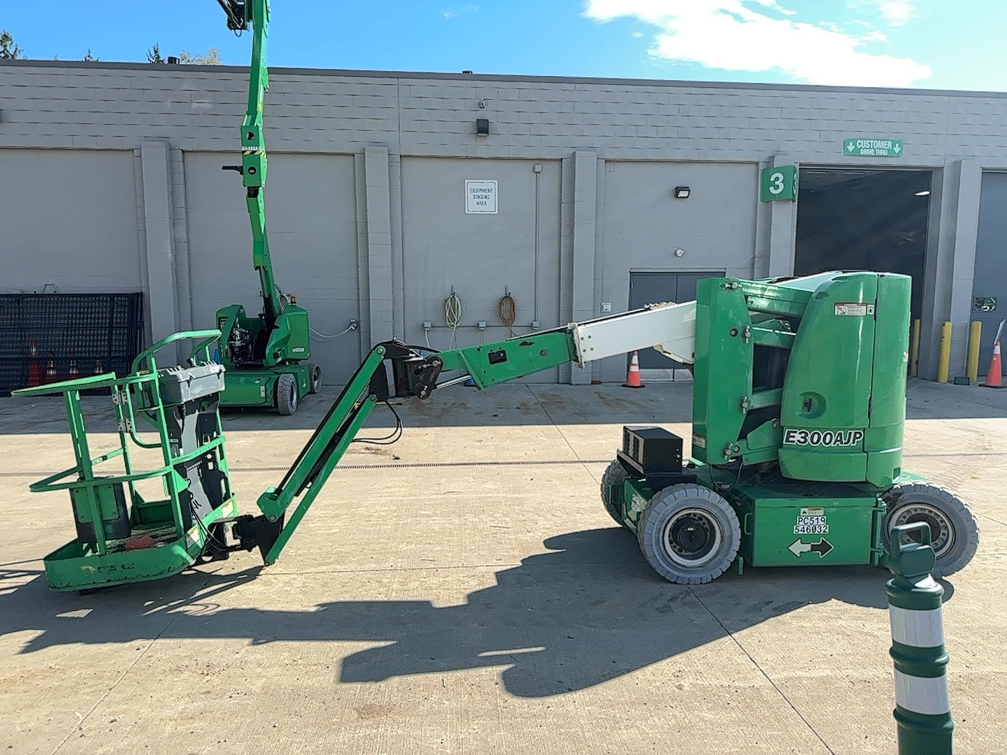 Used 2013 JLG E300AJP Articulating Boom Lift
