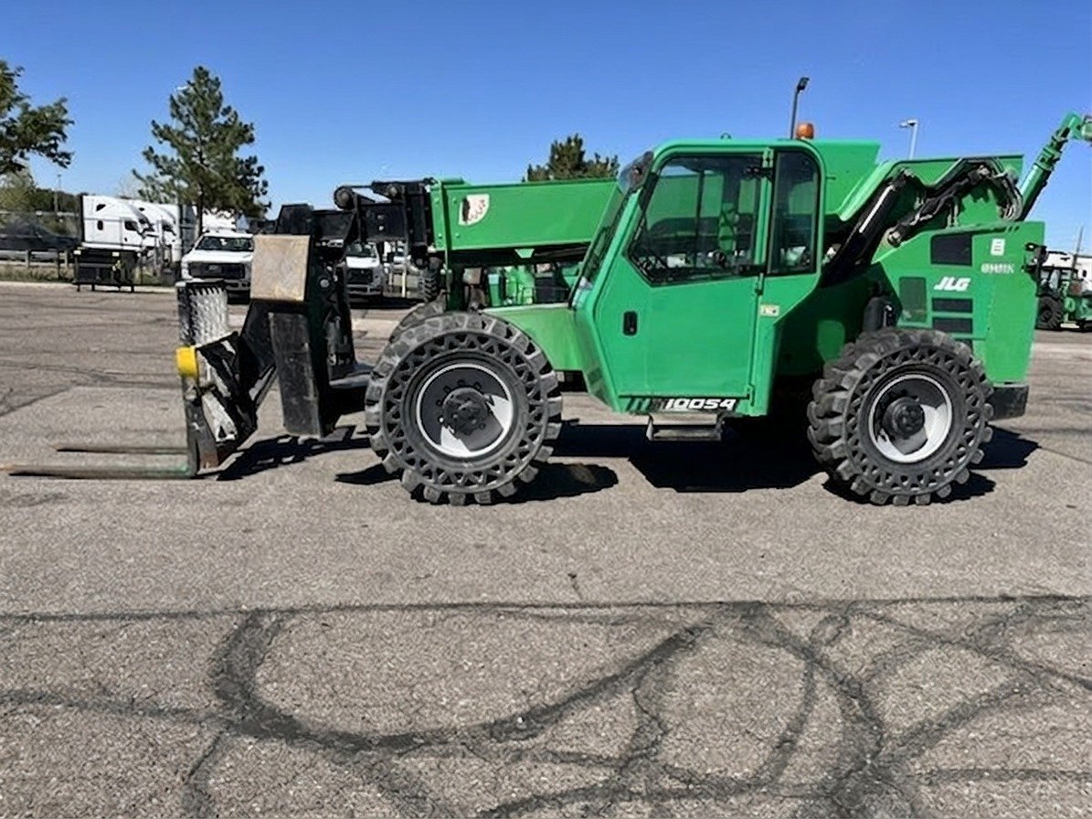 Used 2017 SKYTRAK 10054 Telehandler Forklift