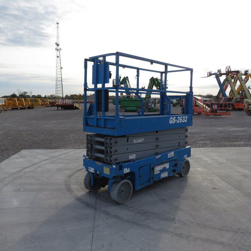 Used 2019 GENIE GS-2632 Scissor Lift, photo 2