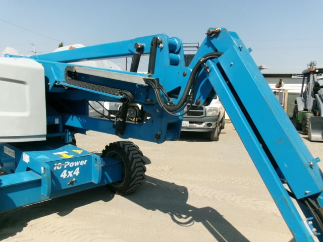 Used 2017 GENIE Z-45/25J RT Articulating Boom Lift