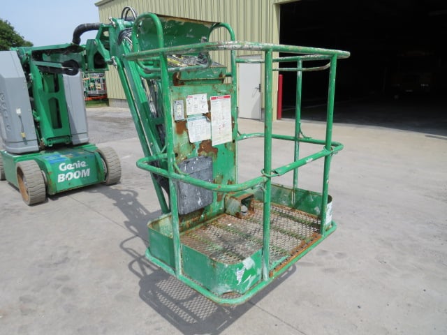 Used 2016 GENIE Z-30/20N RJ Articulating Boom Lift