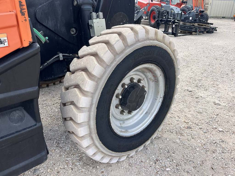 Used 2016 JLG 742 Telehandler Forklift, photo 11