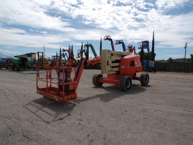 Used 2019 JLG 450AJ Articulating Boom Lift, photo 2