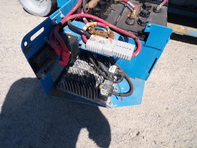 Used 2019 GENIE GS-2632 Scissor Lift, photo 9