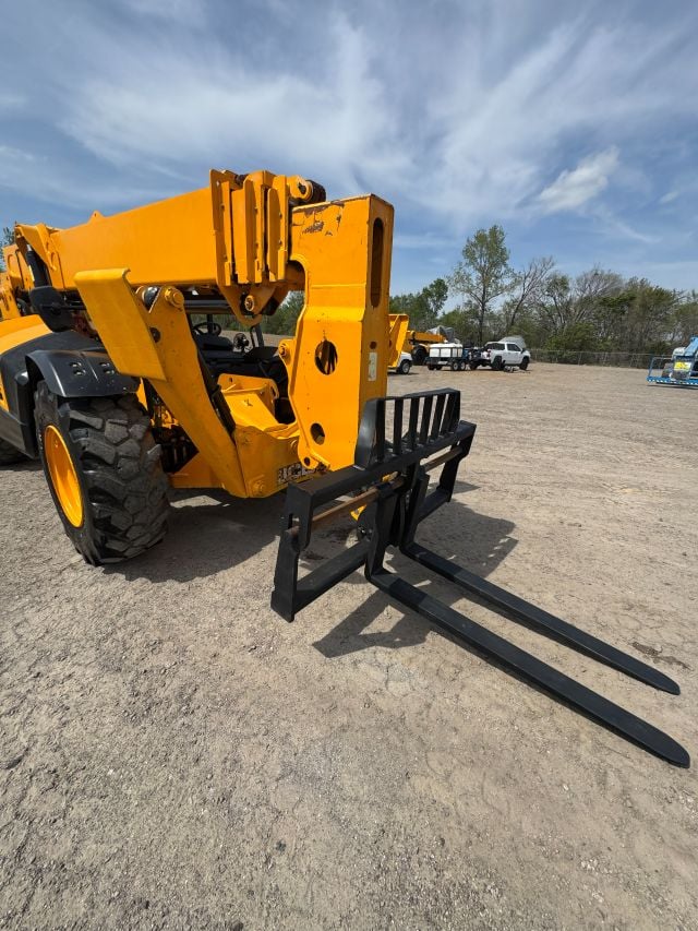 Used 2017 JCB 510-56 Telehandler Forklift