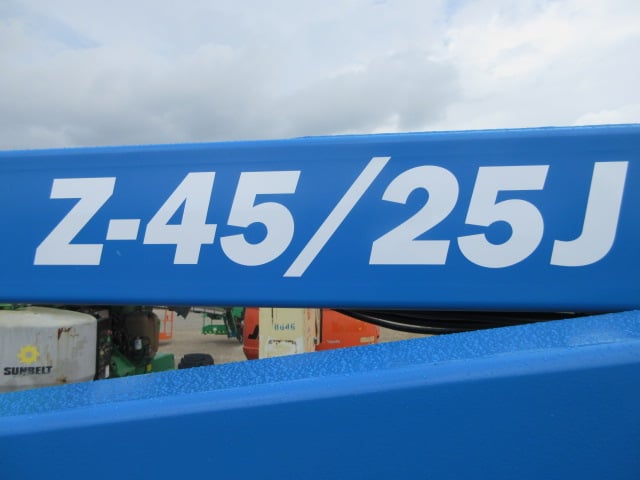 New 2025 GENIE Z-45/25J DC Articulating Boom Lift
