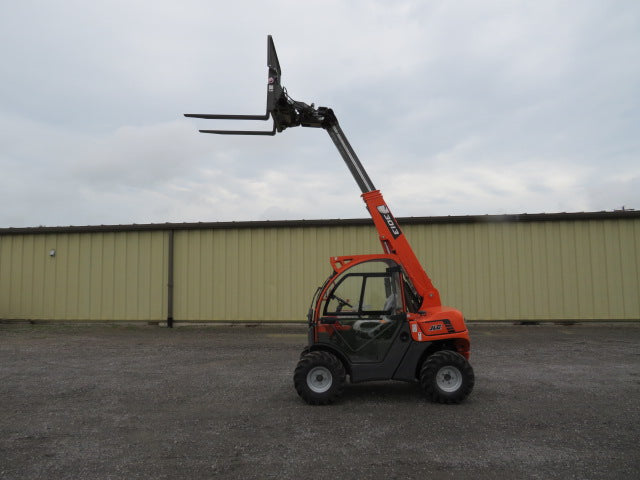 New 2025 SKYTRAK 3013 Telehandler Forklift