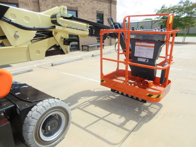 New 2025 JLG E400AJPN Articulating Boom Lift