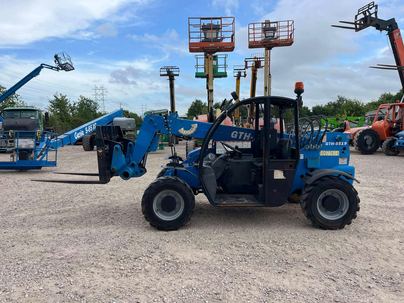 Used 2019 GENIE GTH-5519 Telehandler Forklift, photo 2