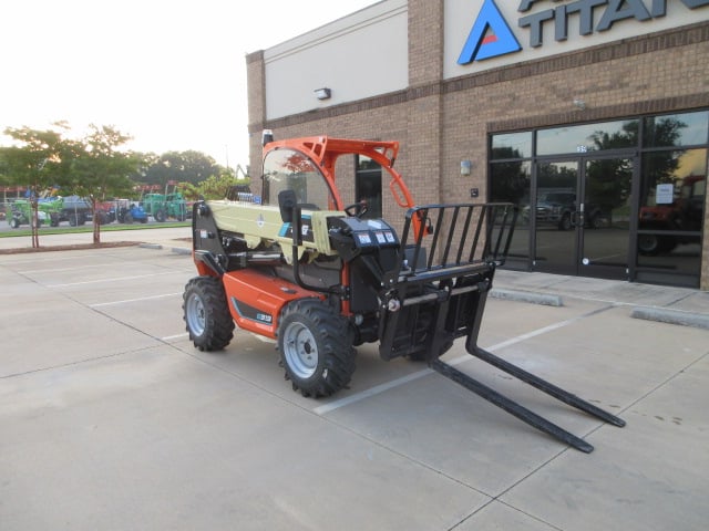 New 2025 JLG E313 Telehandler Forklift