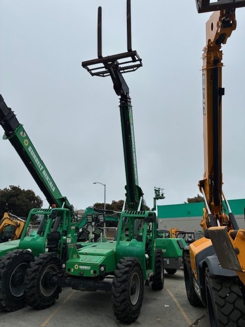 Used 2017 SKYTRAK 8042 Telehandler Forklift