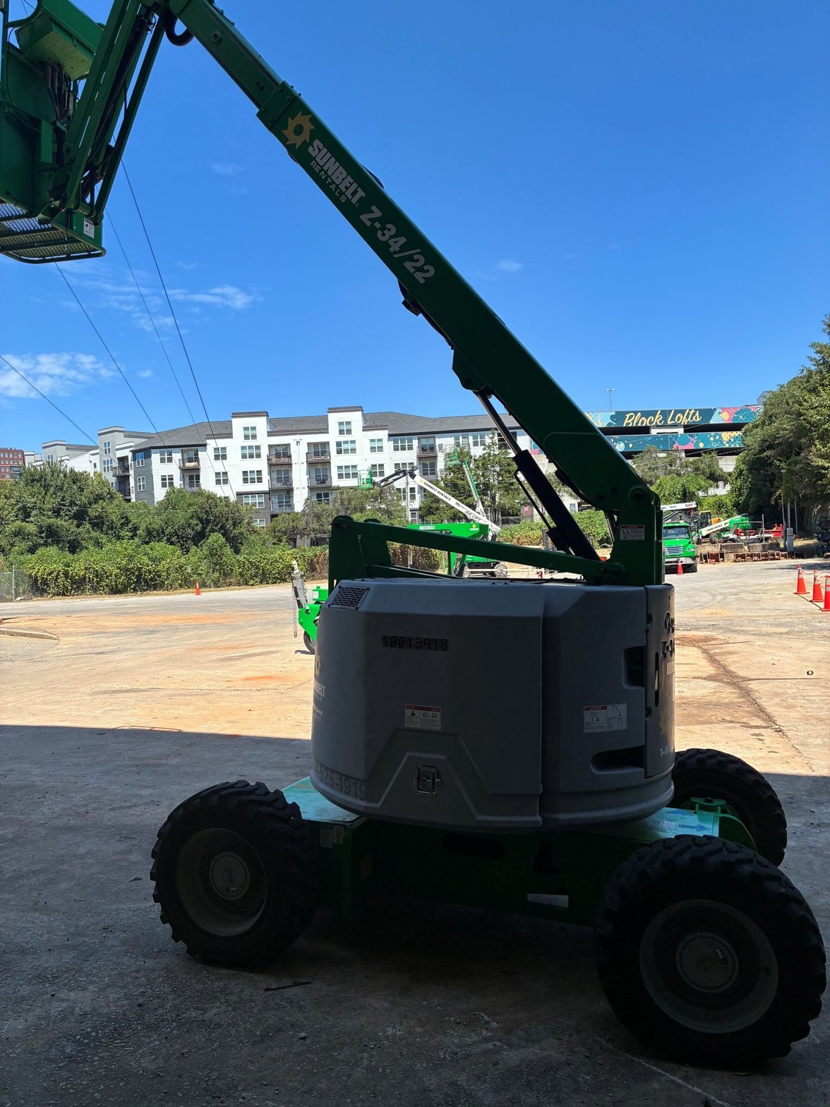 Used 2018 GENIE Z-34/22 RT Articulating Boom Lift