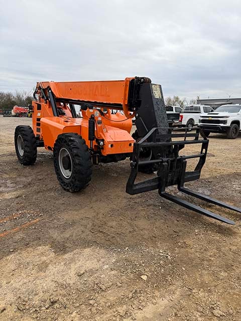 Used 2017 SKYTRAK 6042 Telehandler Forklift