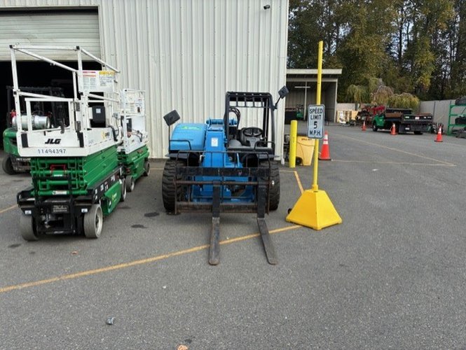Used 2015 GENIE GTH-5519 Telehandler Forklift, photo 2