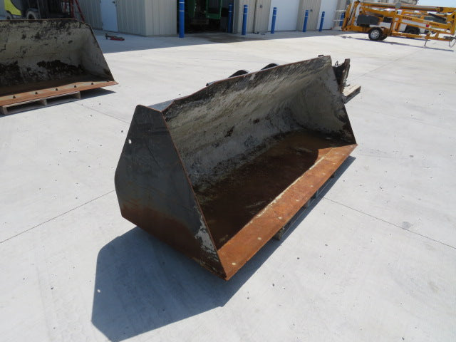 SKYJACK QT 96” BUCKET ATTACHMENT Used Standard Telehandler Quick-Attach