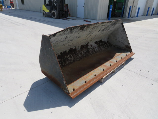 2017 SKYJACK QT 96” BUCKET ATTACHMENT Used Standard Telehandler Quick-Attach