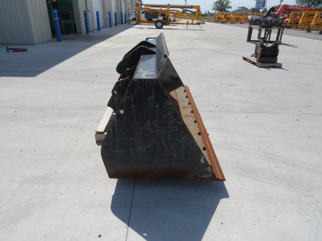 2017 SKYJACK QT 96” BUCKET ATTACHMENT Used Standard Telehandler Quick-Attach