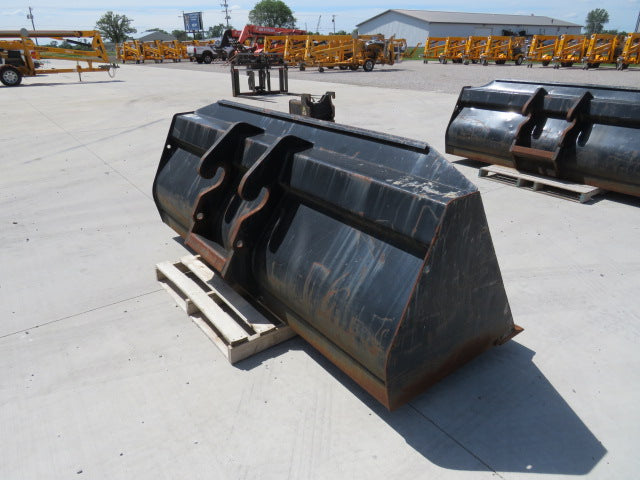2017 SKYJACK QT 96” BUCKET ATTACHMENT Used Standard Telehandler Quick-Attach