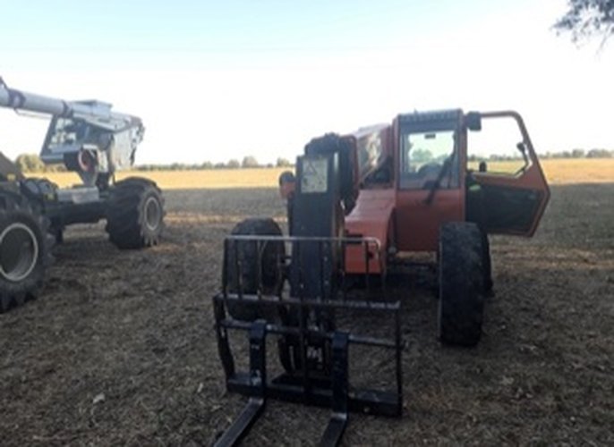 Used 2018 SKYTRAK 6042 Telehandler Forklift, photo 9