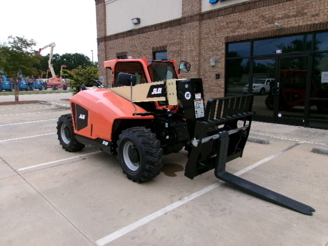 NEW 2026 JLG 519 Telehandler Forklift