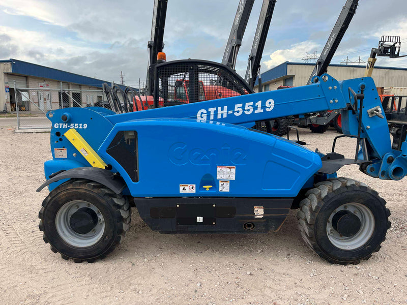 Used 2019 GENIE GTH-5519 Telehandler Forklift, photo 6