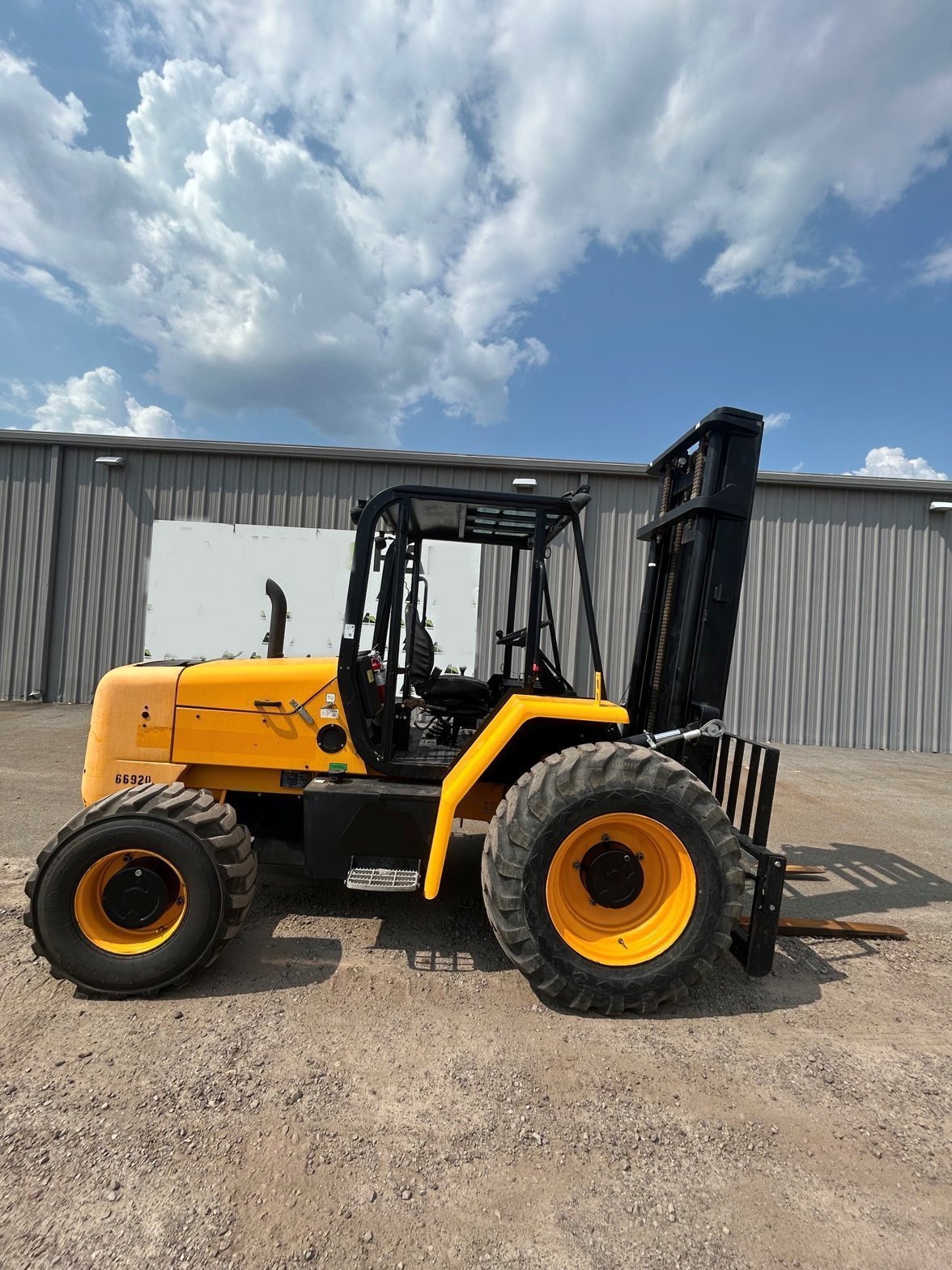 Used 2021 JCB 940-2 T4 Straight Mast Forklift