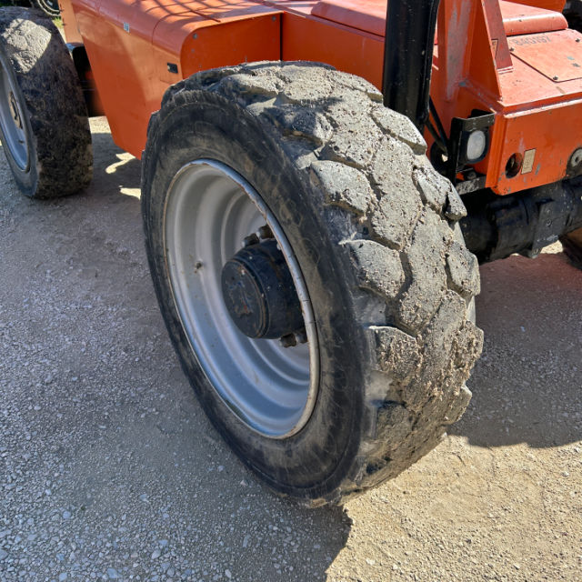 Used 2016 SKYTRAK 8042 Telehandler Forklift