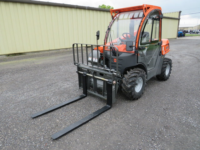 New 2025 SKYTRAK 3013 Telehandler Forklift