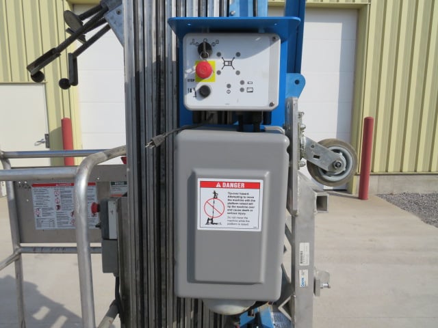 Used 2009 GENIE AWP-40S Aerial Work Platform